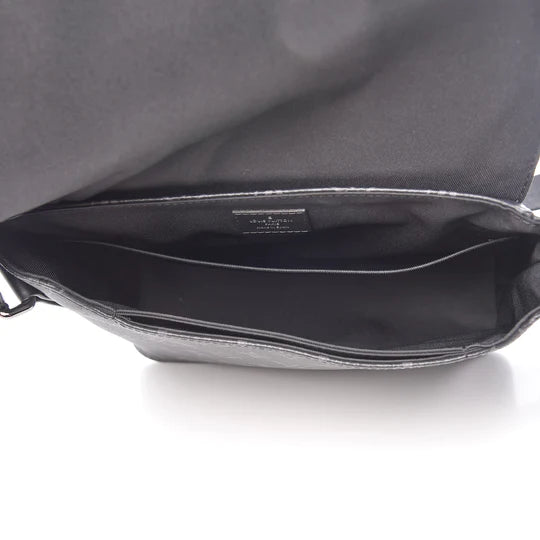LOUIS VUITTON MESSENGER BAG