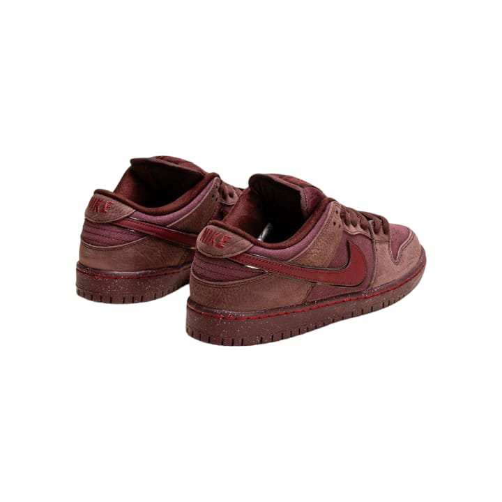 NIKE SB DUNK LOW CITY OF LOVE (BURGUNDY CRUSH)