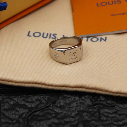 LOUIS VUITTON RING